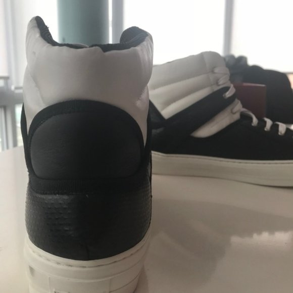 Salvatore Ferragamo Women's Pixy Hi Top Sneakers 9 - Picture 2 of 5